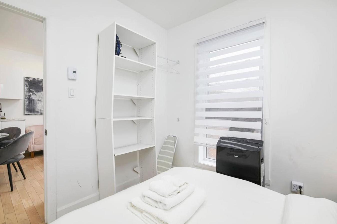 Apartment Outstanding 1br Village Downtown Mtl Zh5 *