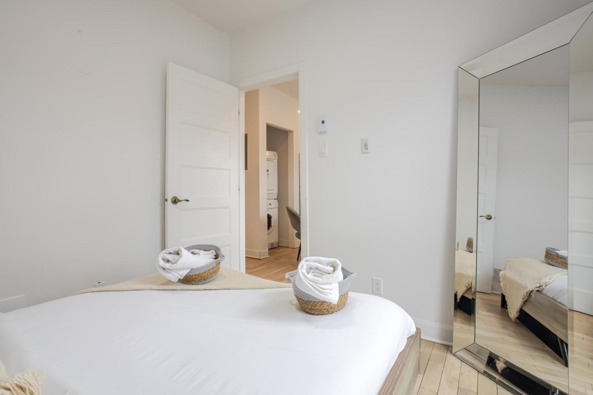 Outstanding 1br Village Downtown Mtl Appartement